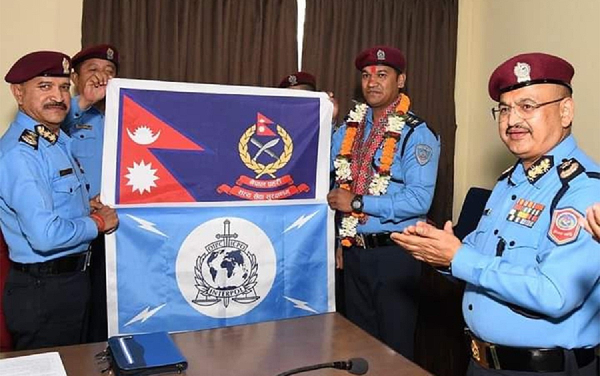 Purushottam Nepali-Everester -11697296125.jpg